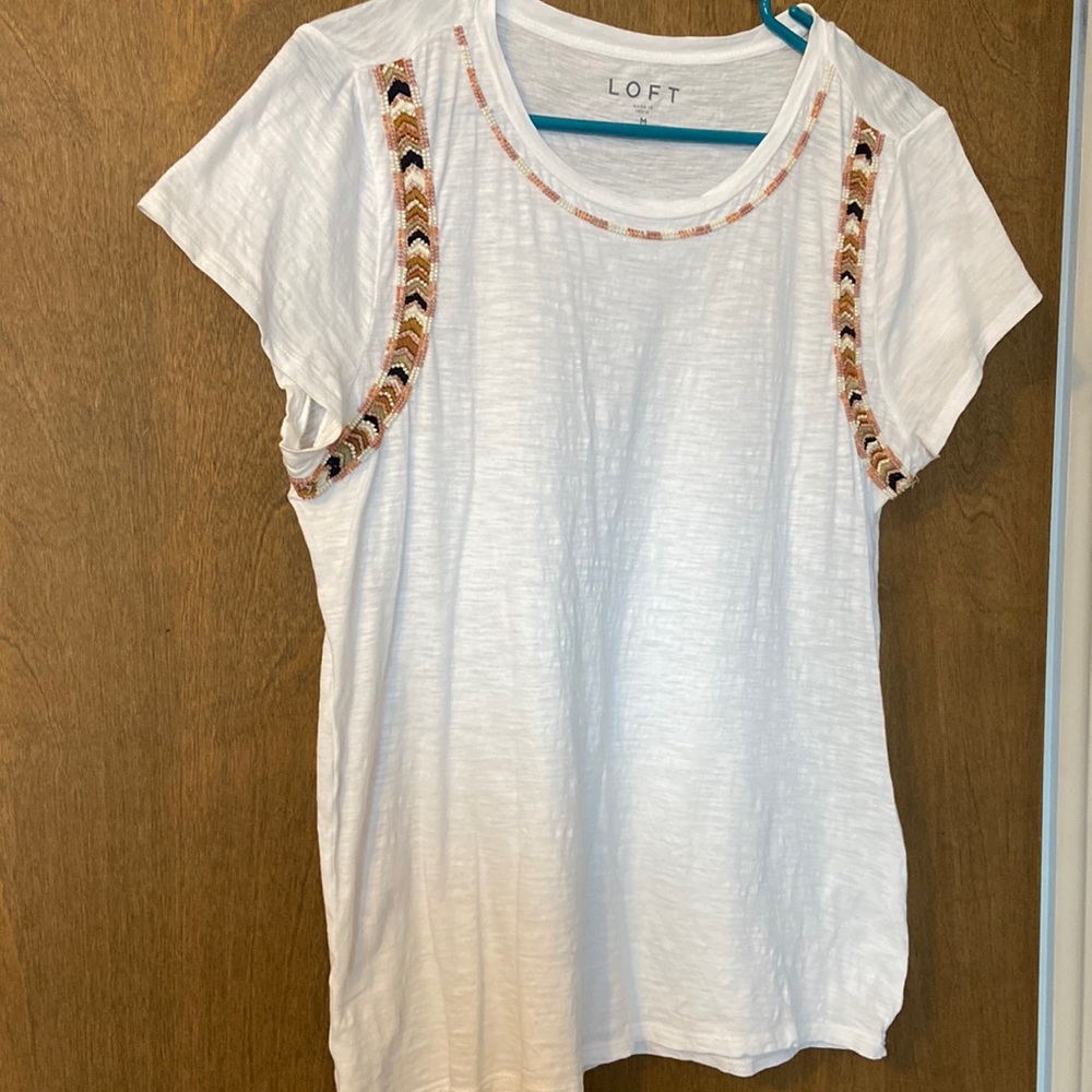 Women’s tee.